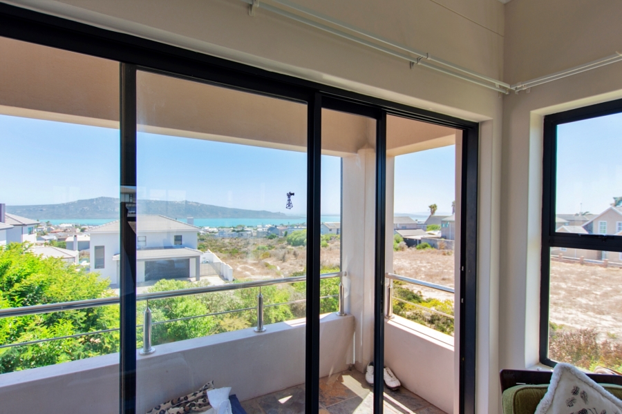 5 Bedroom Property for Sale in Myburgh Park Western Cape